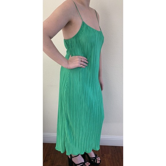 Good American Always Fits Green Plisse Slip Dress size 3-4 Midi pleat MSRP $140 - Picture 8 of 11